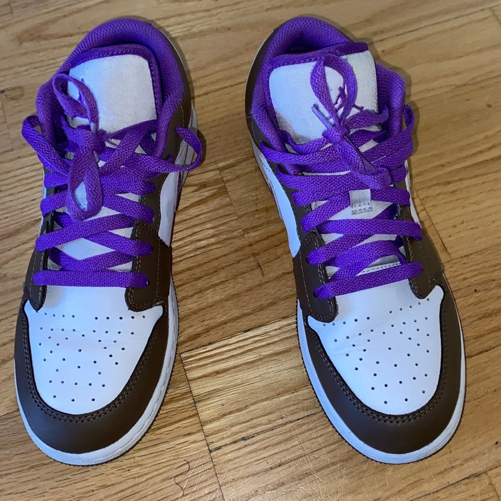 Bought these sneakers in August . Have been worn but in good condition.
